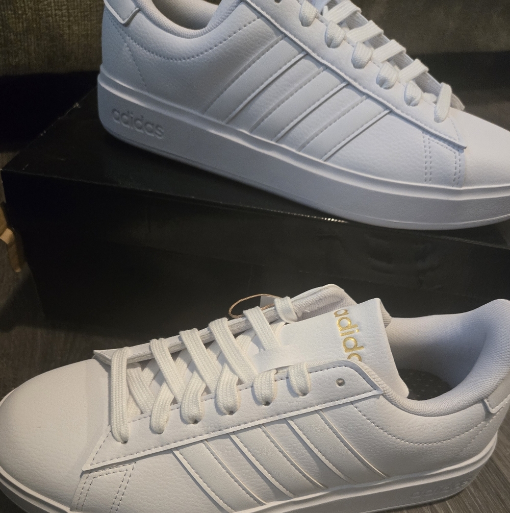 NWT Brand New Adidas Grand Court Womens Sneakers Size 8.5 With Box GW9213